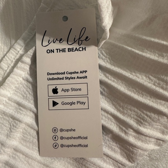 NWT Cupshe top. - Picture 3 of 5